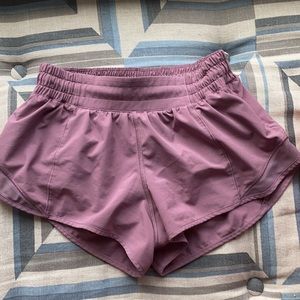 RARE Lululemon hotty hot shorts size 4 2.5”